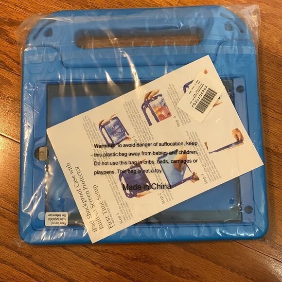 iPad shockproof case with built-in screen protector. - Picture 2 of 5